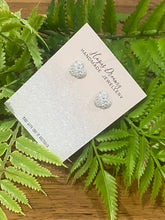 Load image into Gallery viewer, Heart sparkle stud
