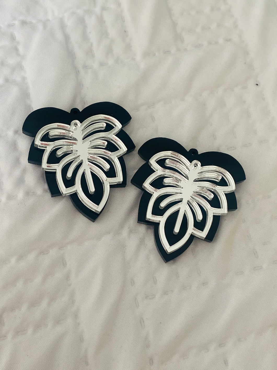 Monstera double black silver