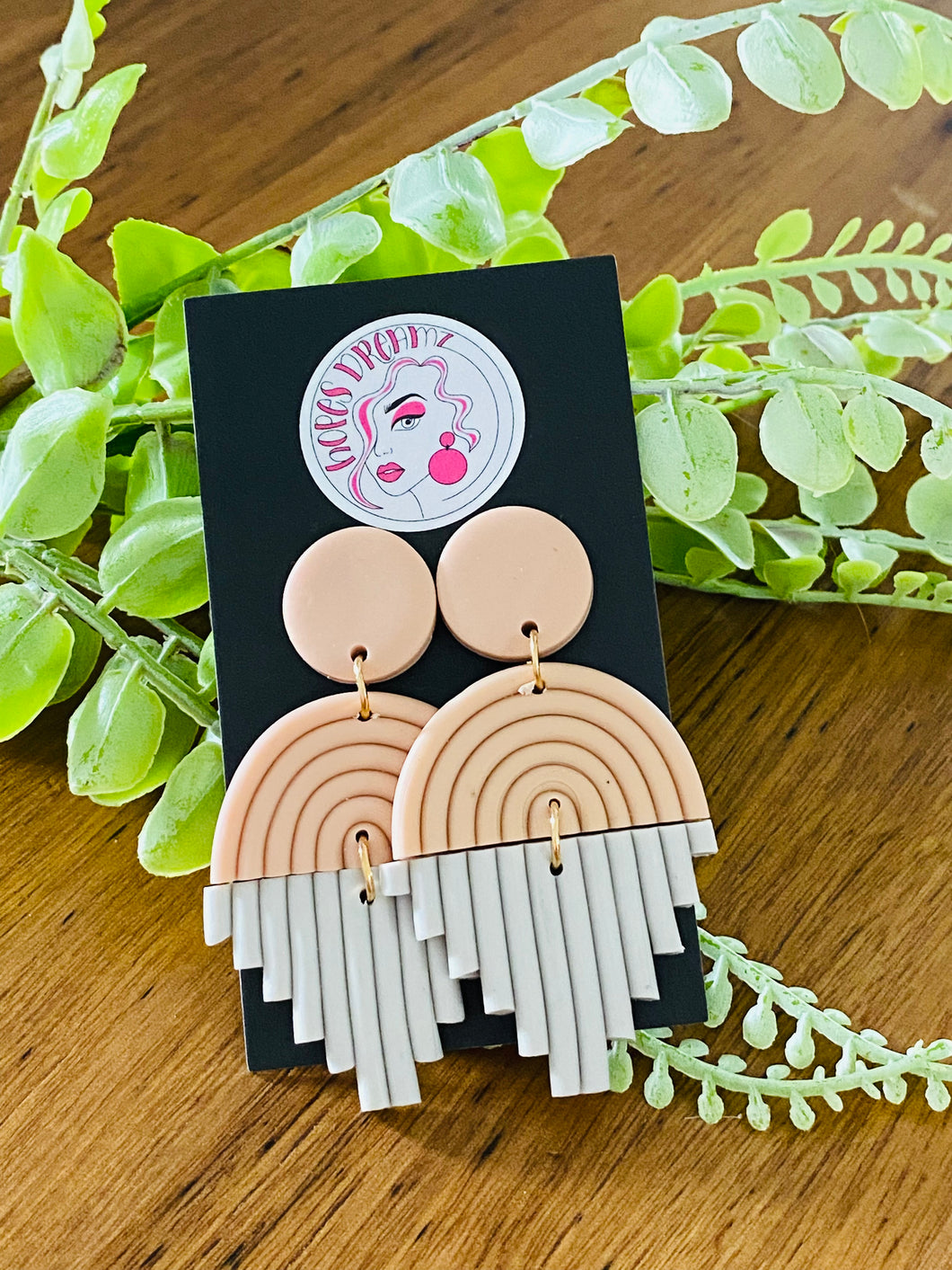 Neutral double rainbow drop