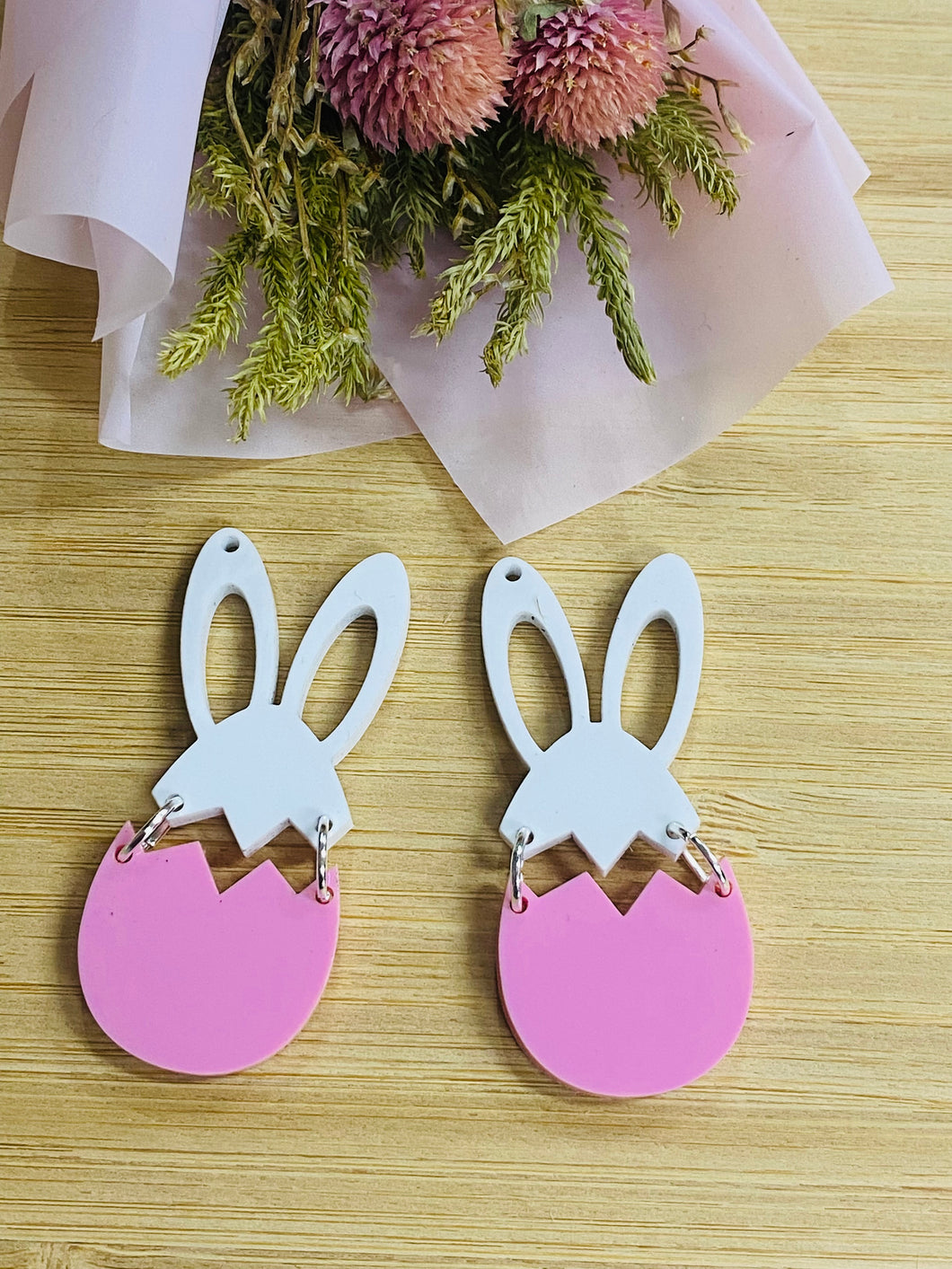 Broken egg bunny ears pink