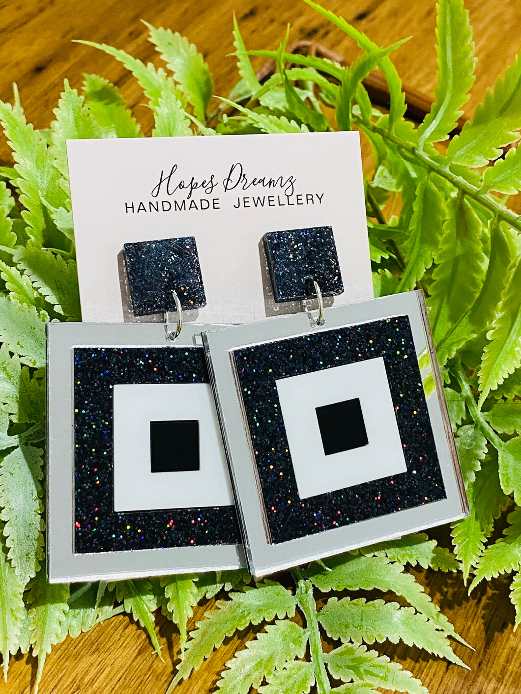 Black glitter retro square