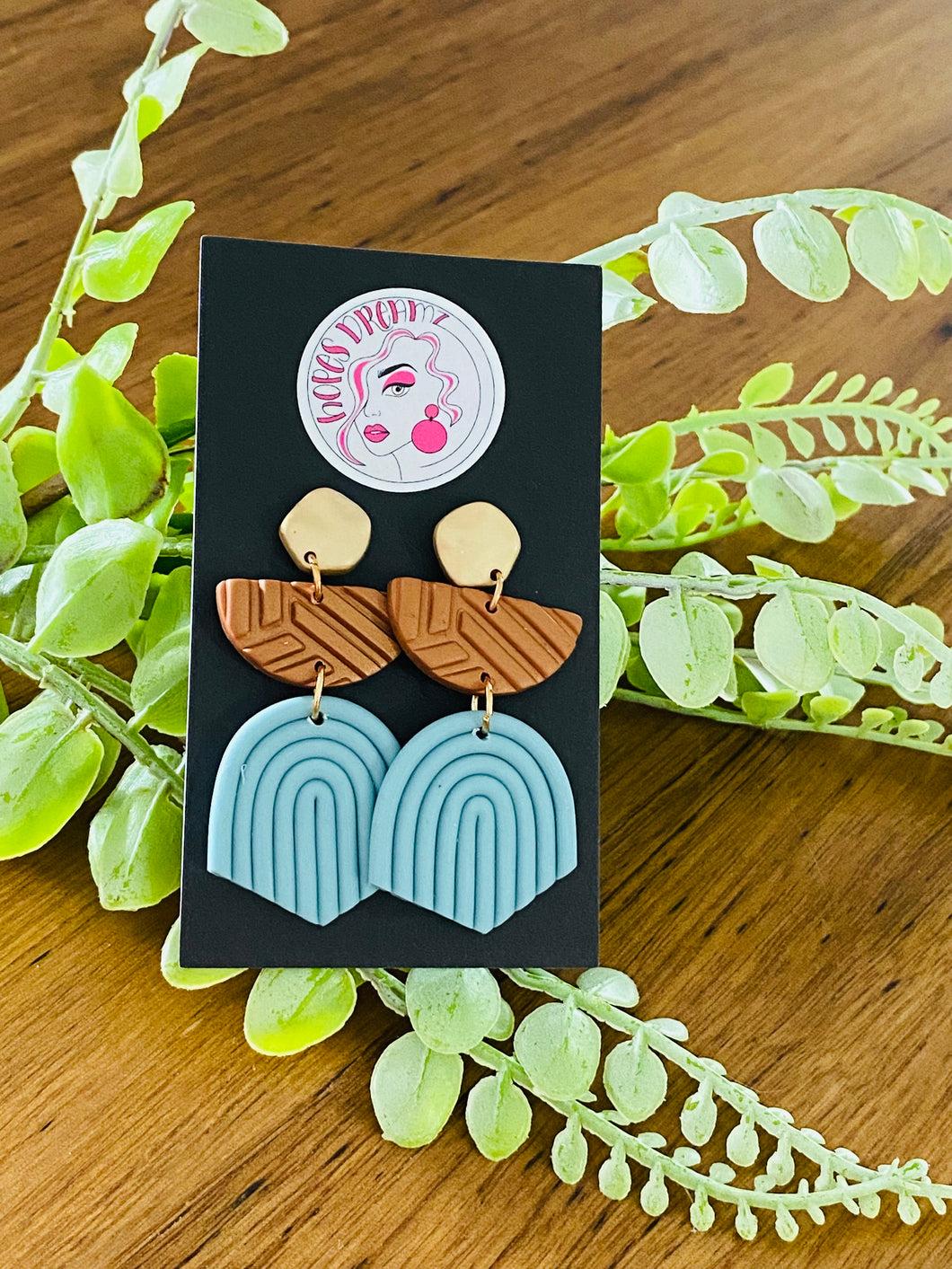 Rainbow blue stone drop