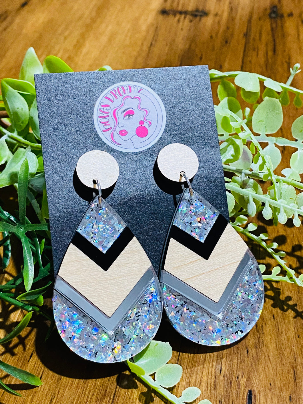 Silver glitter trio drop