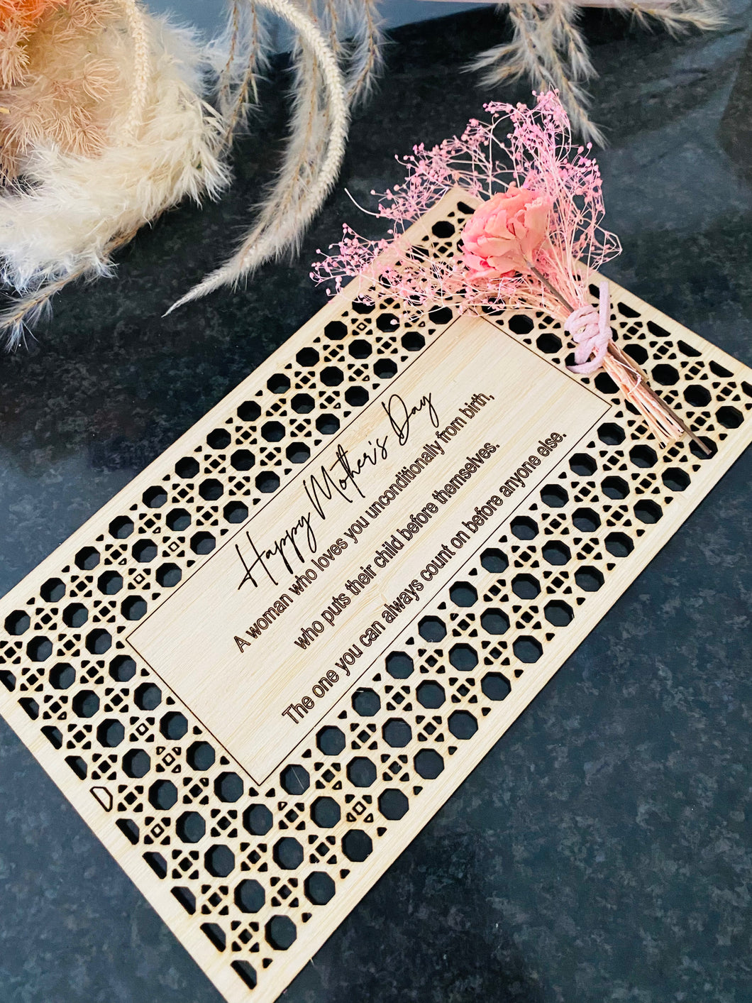 Rattan look mum plaque