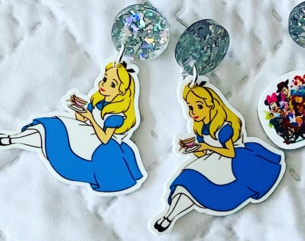 Alice dangles