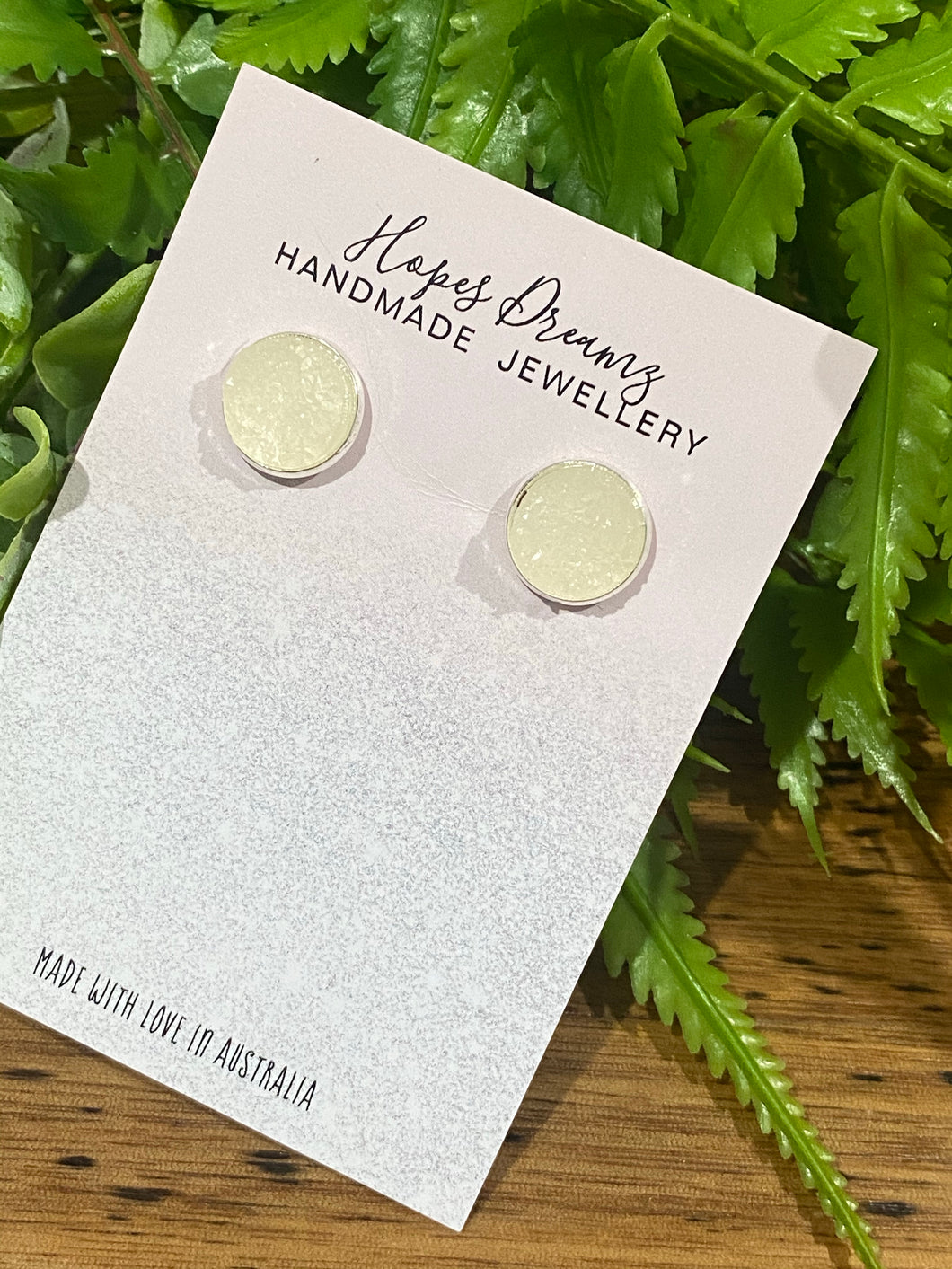 White ice resin stud